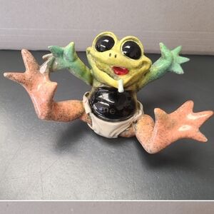 Kitty's Critter "Wuv You Boy" Baby Frog Figurine